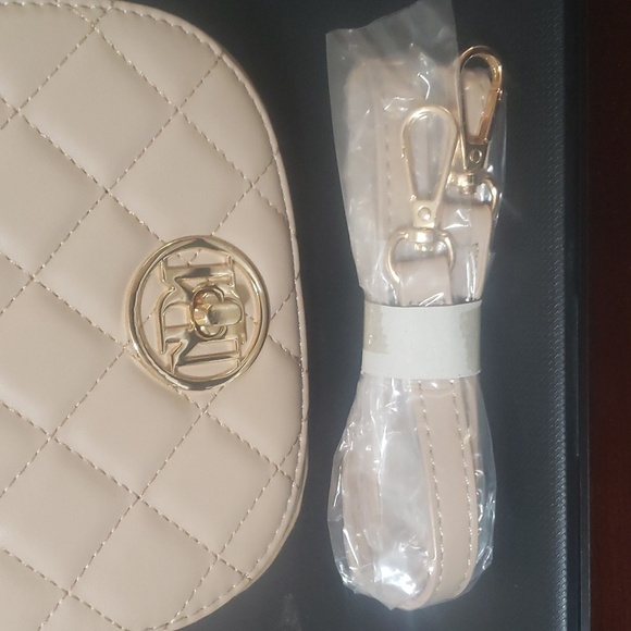 NWT BADGLEY MISCHKA Chloe Quilted Pearl Bag - Picture 4 of 6